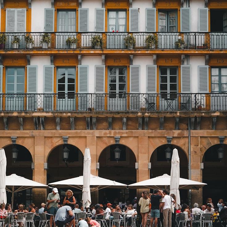 Outdoor terrace seating suitable for families in New York